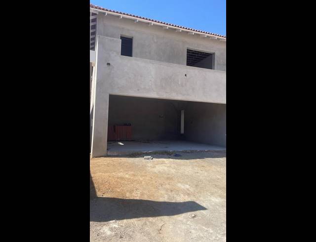 4 BEDROOM HOUSE FOR SALE IN FOURWAYS